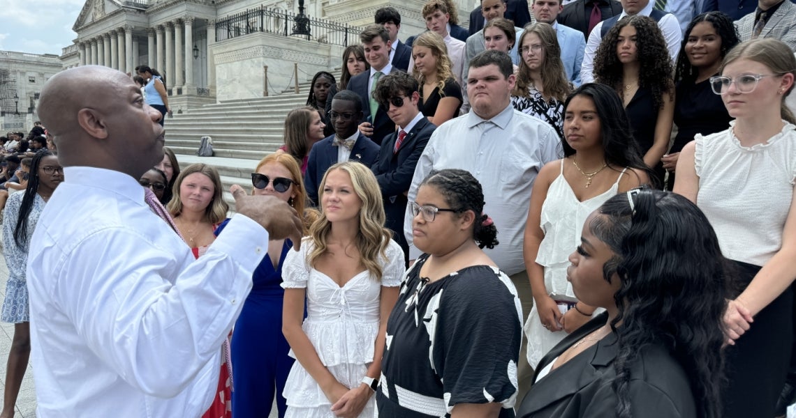 U.S. Sen. Tim Scott meets with S.C. students at the U.S. Capitol