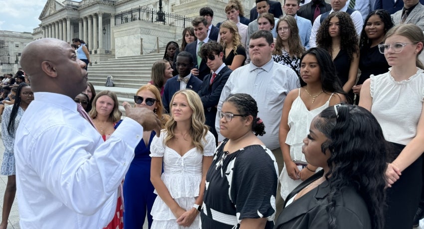 U.S. Sen. Tim Scott meets with S.C. students at the U.S. Capitol